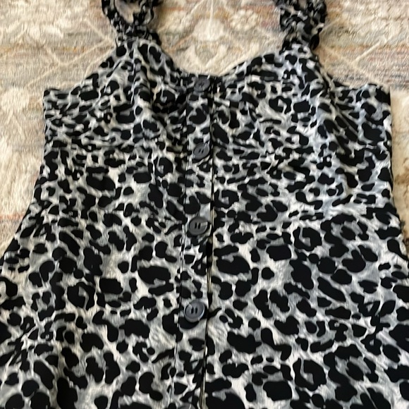 Grey and black leaped print midi dress - Picture 7 of 7